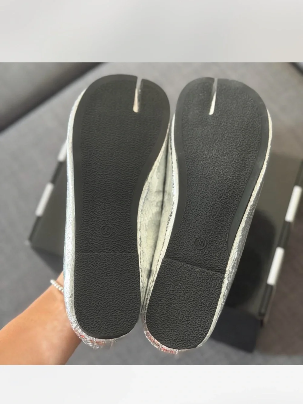 Metallic Silver Women's Split-Toe Ballet Flats Tabi